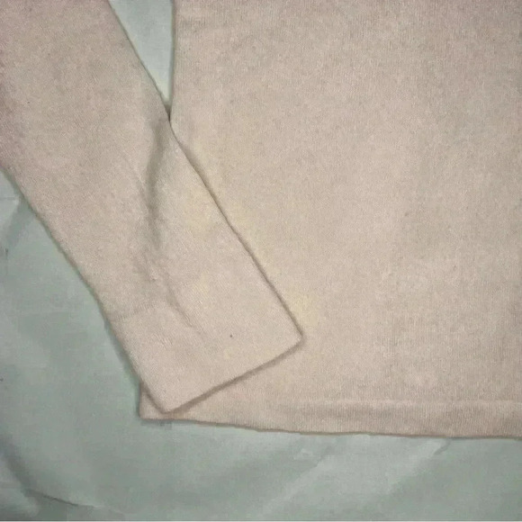 Light Pink Sweater - Picture 4 of 4